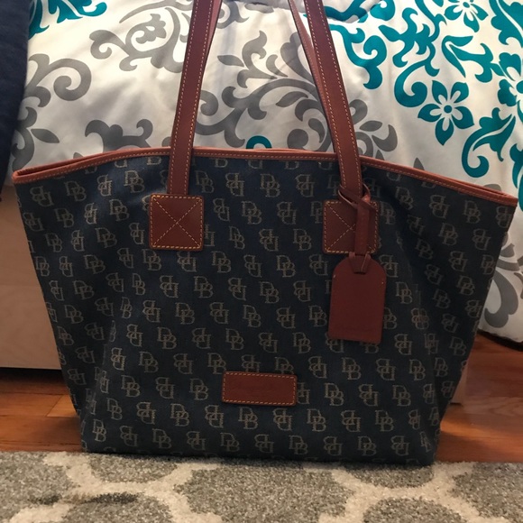 Authentic Dooney and Bourke Bag - Picture 1 of 3